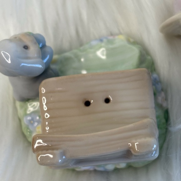 Enesco Pastel Salt and Pepper Set Figurine with Tan Hat - Picture 4 of 9